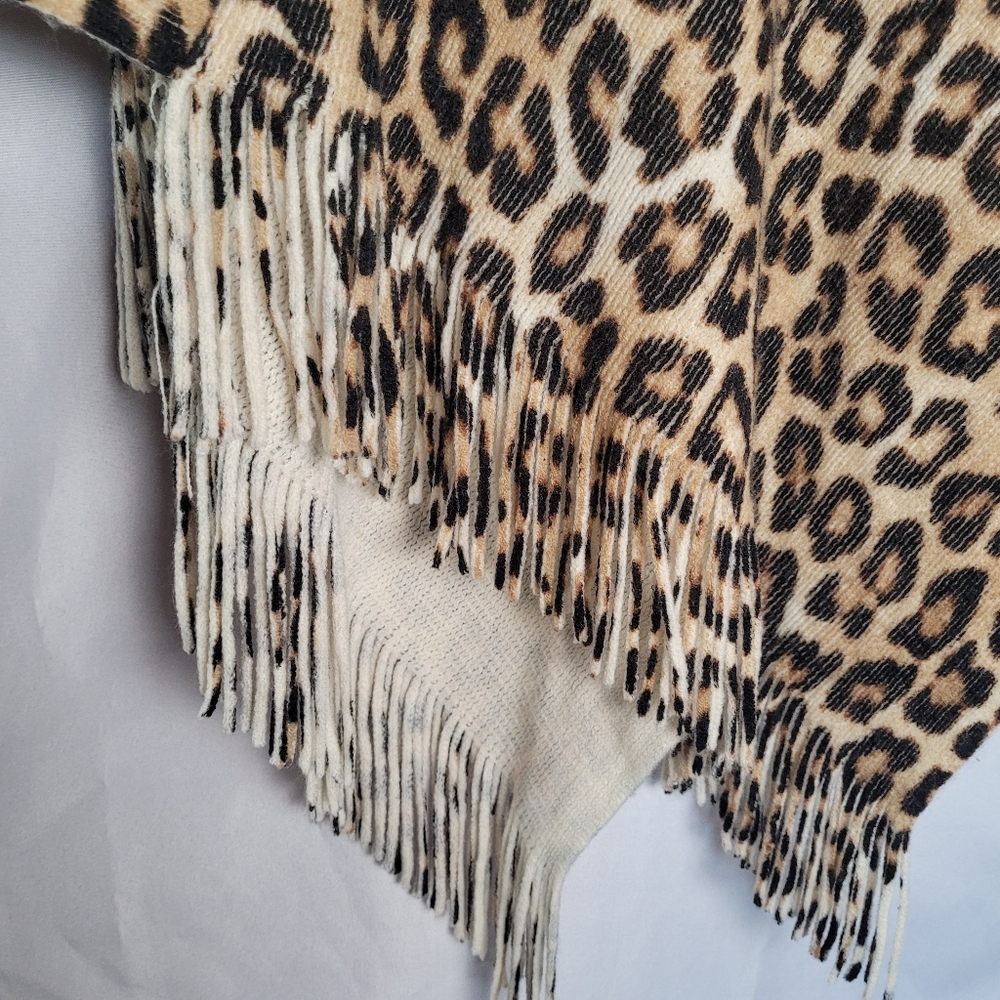 Chicos Leopard Animal Print Poncho Fringe One Size - Picture 2 of 8